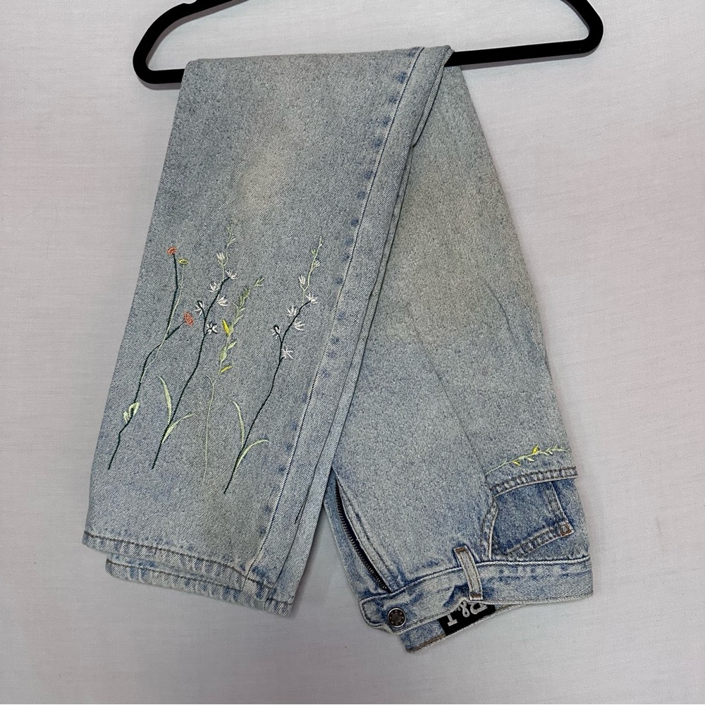 Vintage Flower Embroidered Jeans 8